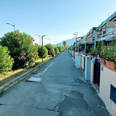 La Riva Del Mare * Santa Teresa Di Riva