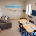 La Riva Del Mare 公寓 圣泰雷萨迪里瓦