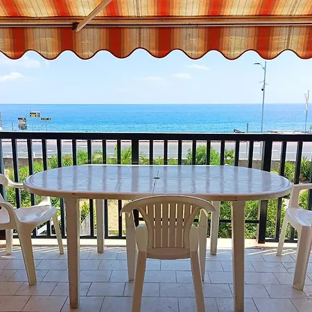 דירה La Riva Del Mare סנטה תרזה די ריבה